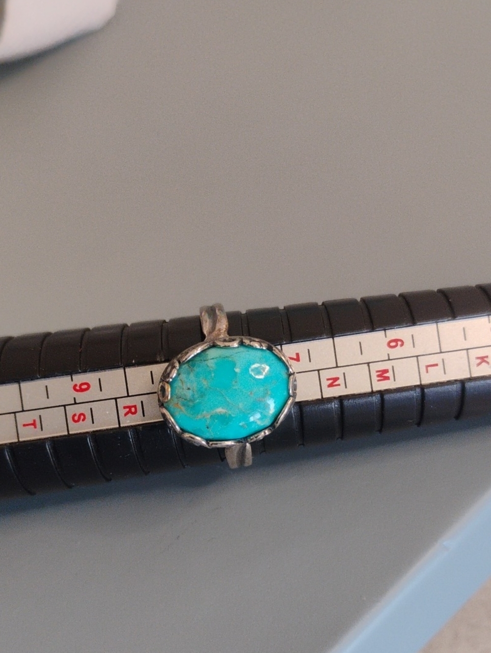 Top grade Kingman Turquoise set on silver crown ring - Picture 7 of 9